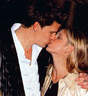 Sarah und David Kuss.jpeg